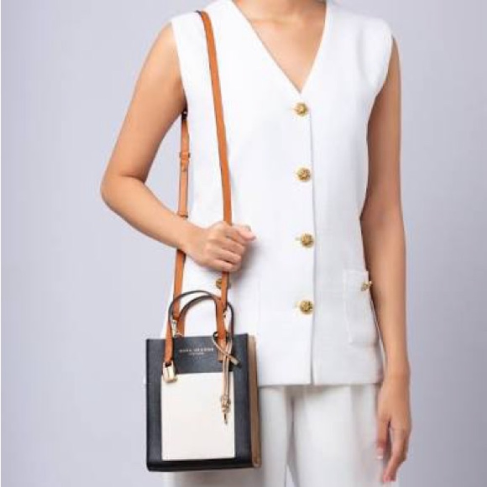 MARC JACOBS

Micro Grind Tote Smoked Almond Multi